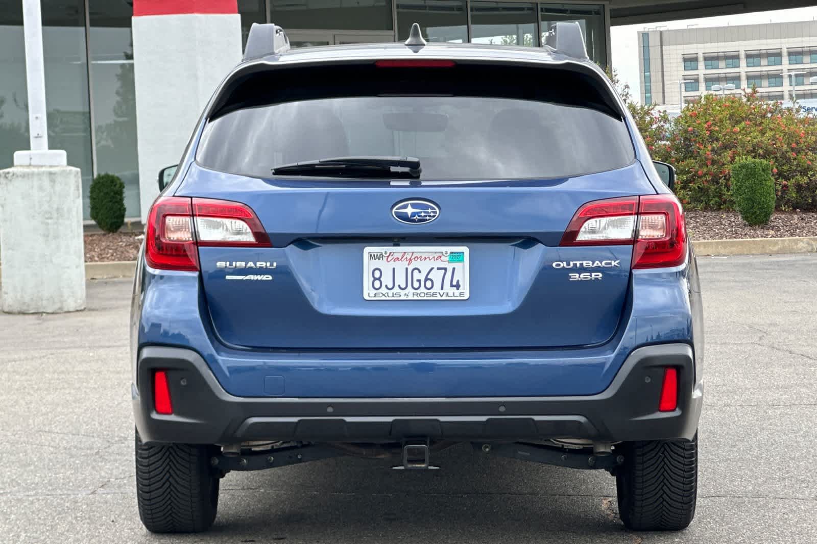 Used 2019 Subaru Outback 3.6R Limited AWD/4WD image 8