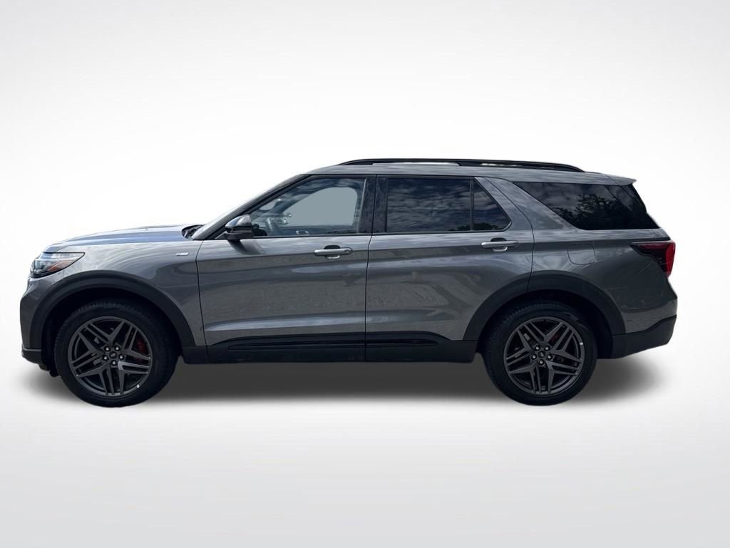 Used 2025 Ford Explorer ST-Line w/ ST-Line Street Pack AWD/4WD image 2