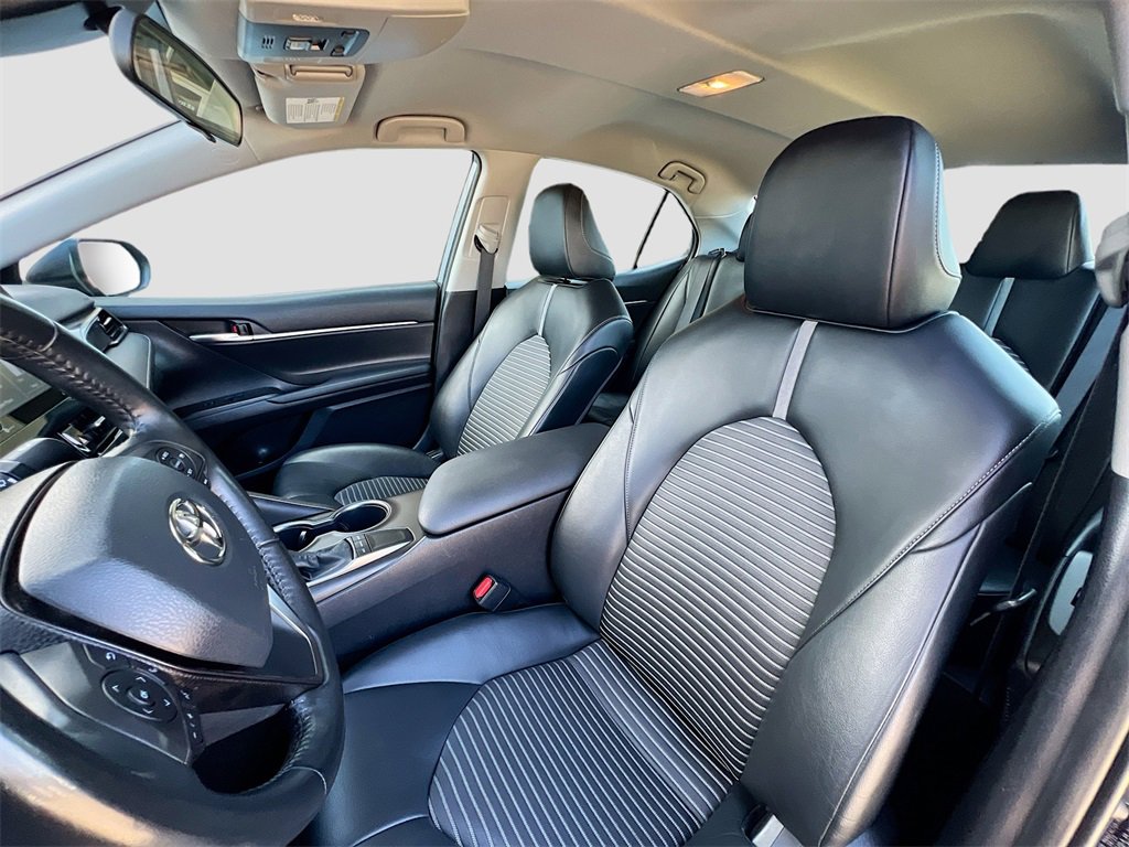 Used 2023 Toyota Camry SE image 19