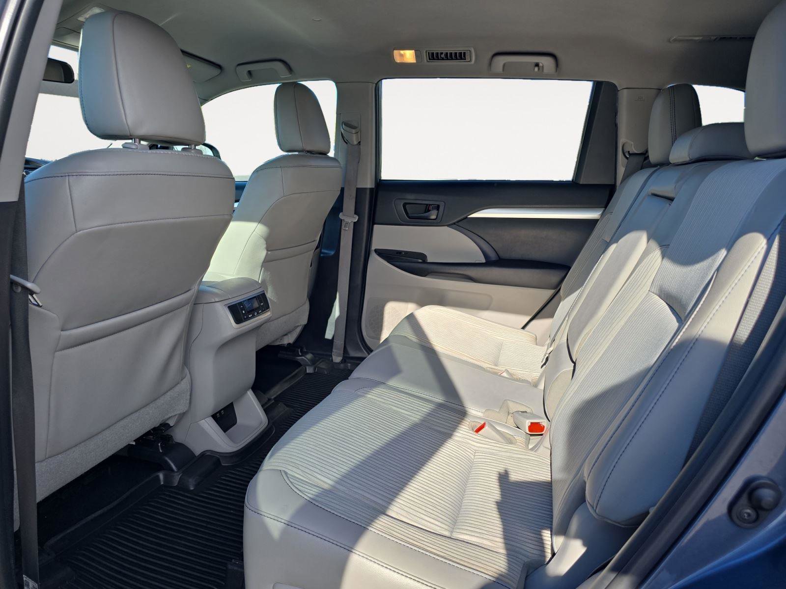 Used 2019 Toyota Highlander Plus image 17
