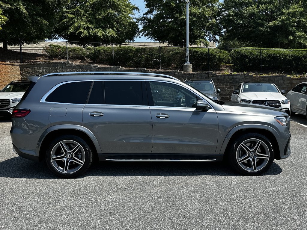 Used 2025 Mercedes-Benz GLS 450 4MATIC w/ AMG Line Exterior image 9
