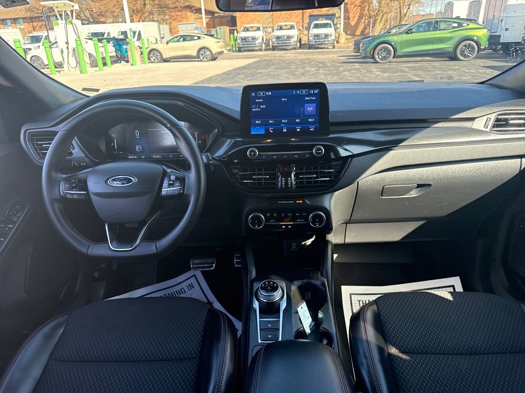 Used 2023 Ford Escape ST-Line image 16