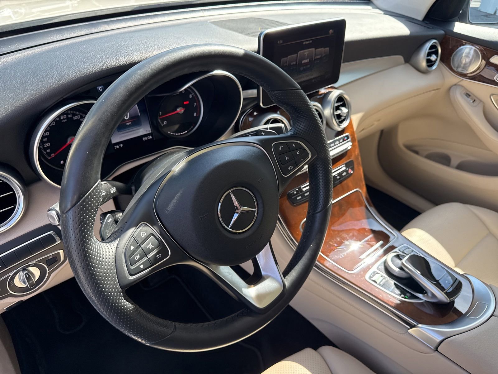Used 2017 Mercedes-Benz GLC 300 4MATIC image 21