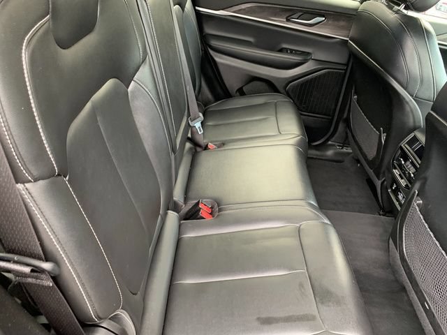 Used 2023 Jeep Grand Cherokee Limited AWD/4WD image 14