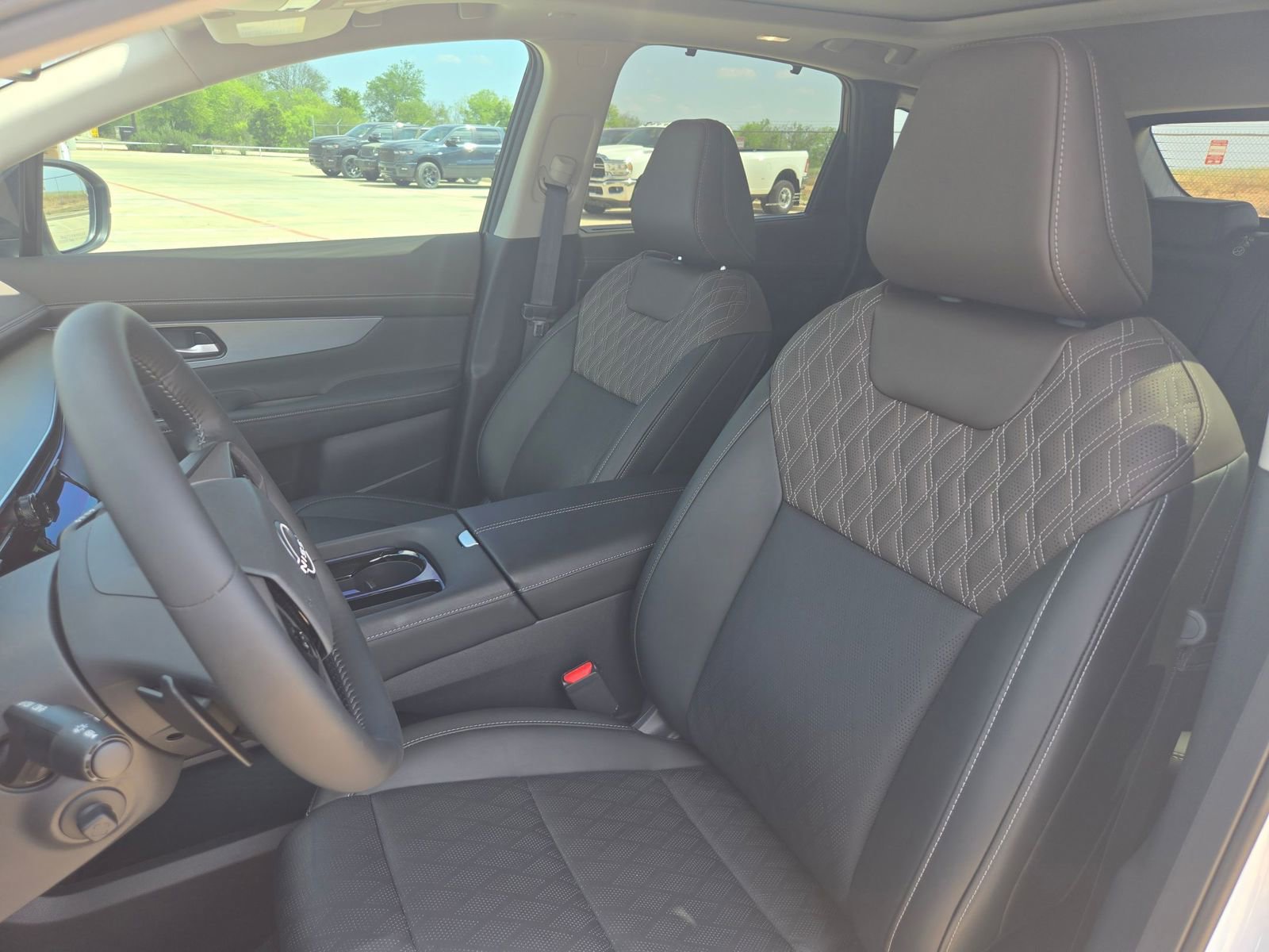 Used 2025 Nissan Murano Platinum w/ Cargo Package image 9