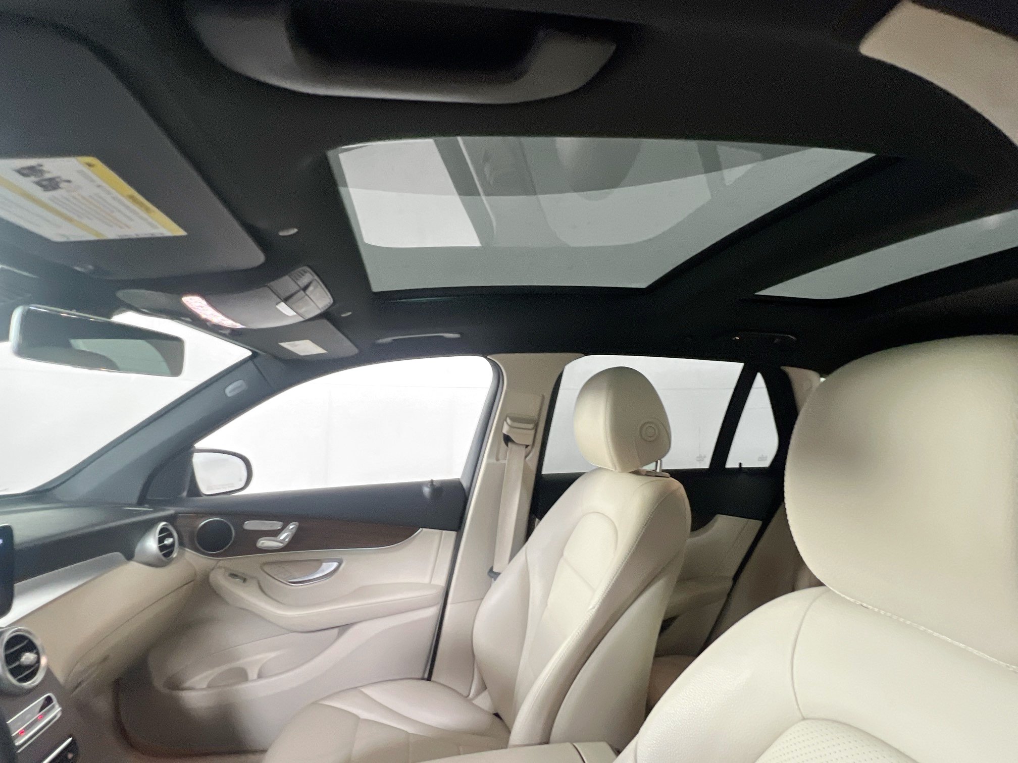 Used 2021 Mercedes-Benz GLC 300 4MATIC w/ Premium Package image 21