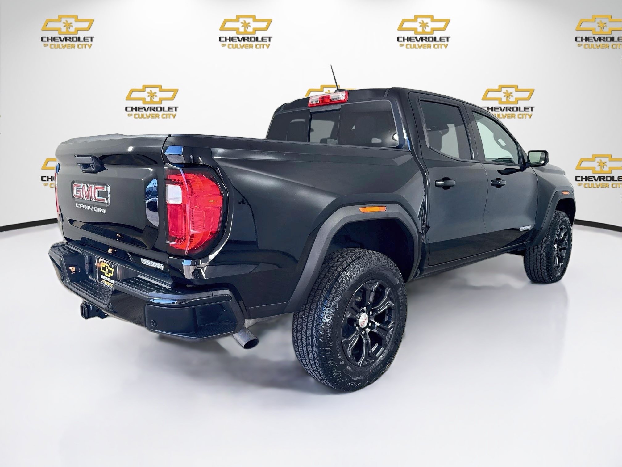 Used 2023 GMC Canyon Elevation w/ Elevation Premium Package RWD image 8