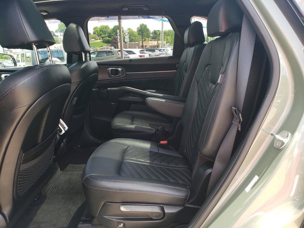 Used 2025 Kia Sorento SX Prestige AWD/4WD image 12