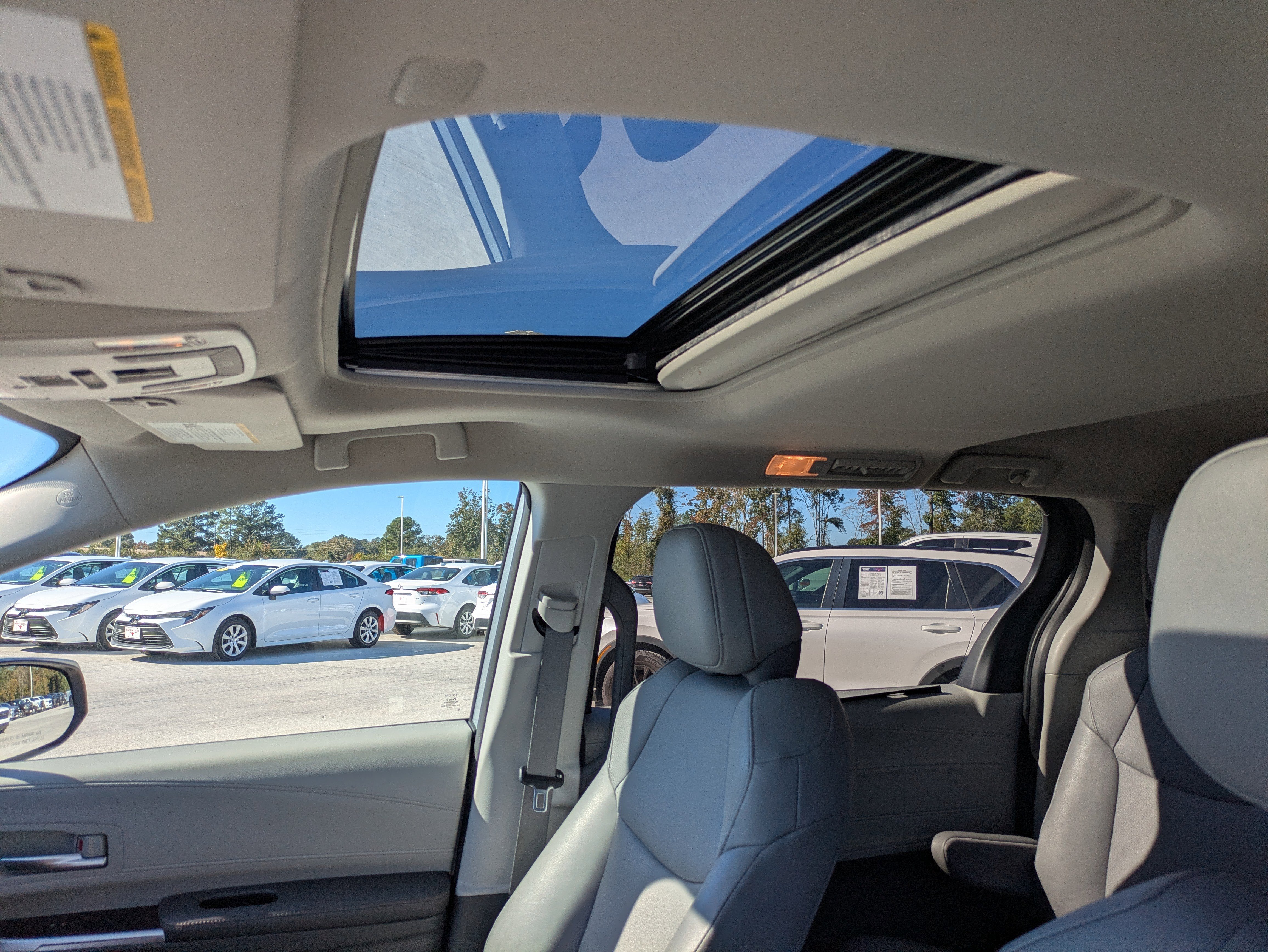 Certified 2023 Toyota Sienna XLE image 12