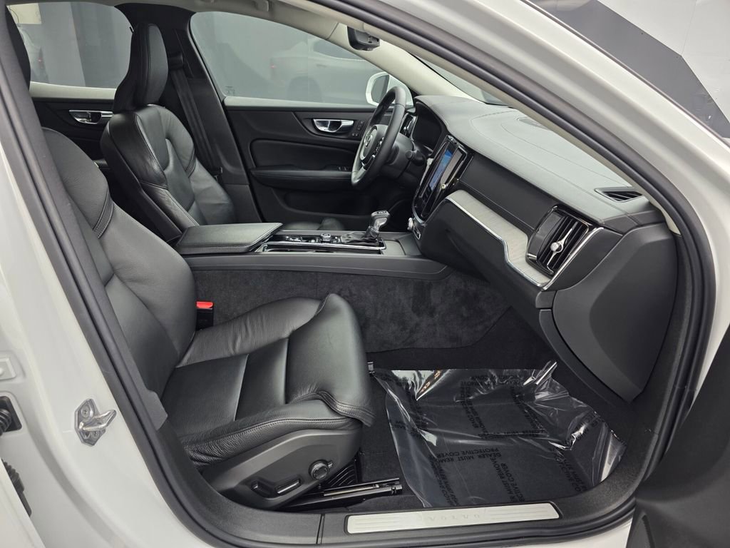 Used 2021 Volvo S60 T5 Inscription w/ Advanced Package image 26