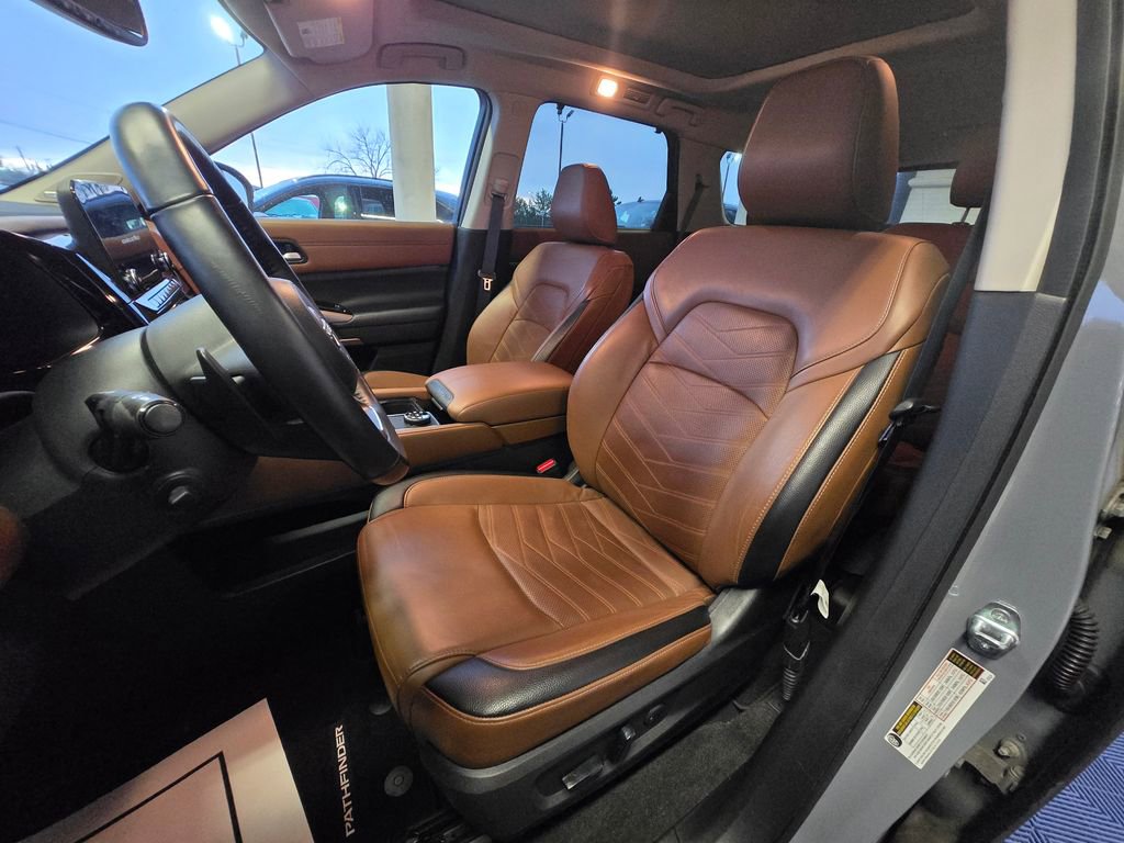 Used 2022 Nissan Pathfinder Platinum w/ Cargo Package image 9