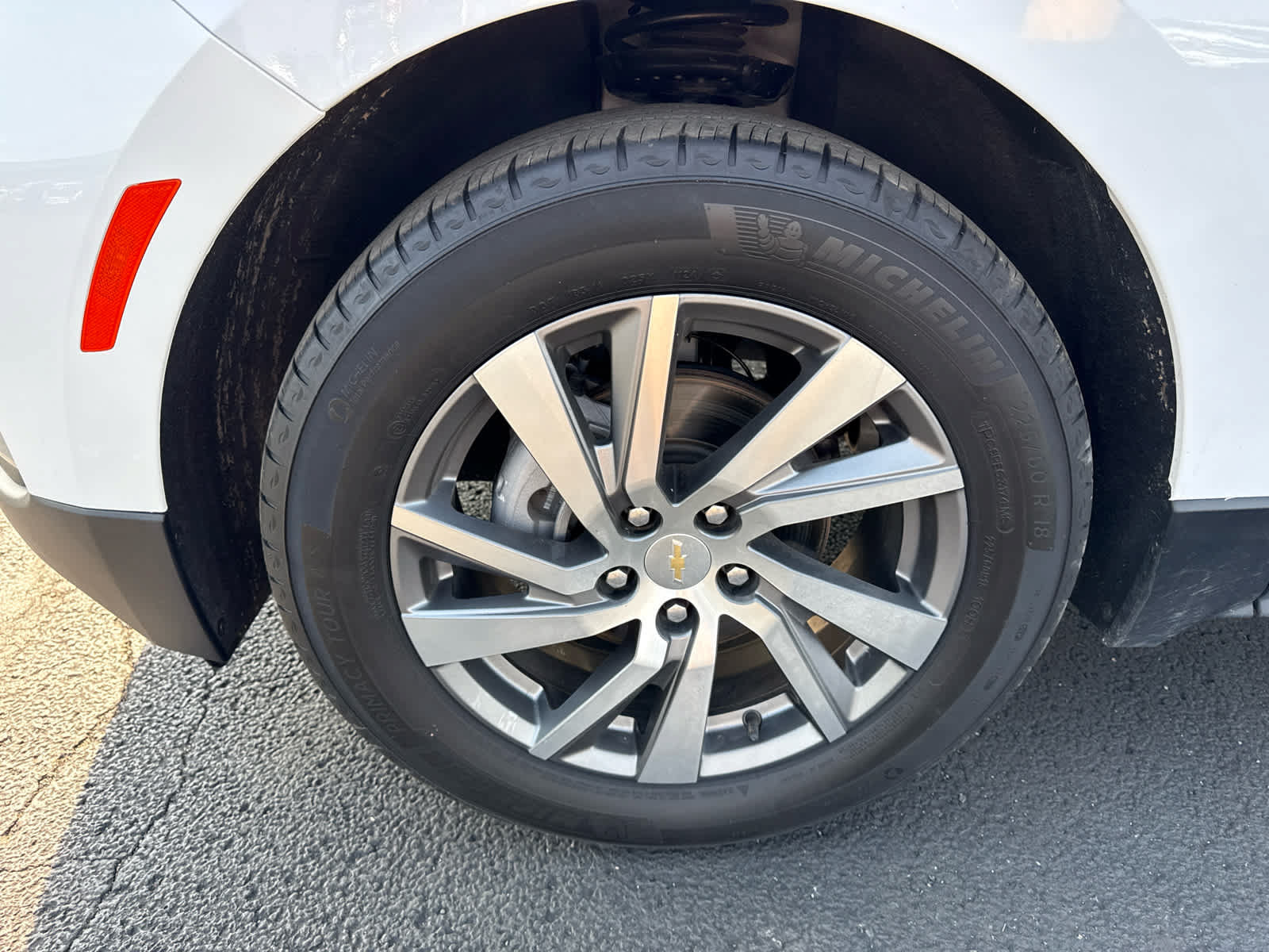Certified 2024 Chevrolet Equinox LT FWD image 9