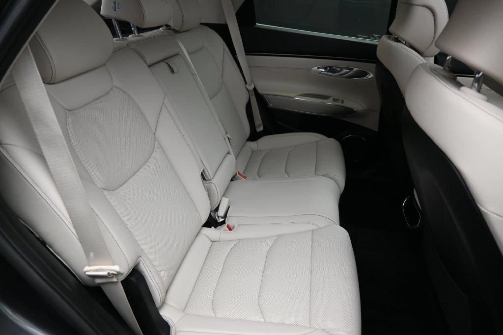 Used 2024 Genesis GV70 2.5T w/ Select Package AWD/4WD image 34