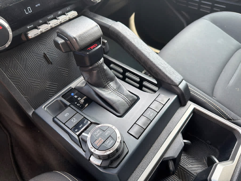 Used 2024 Toyota Tacoma TRD Off-Road AWD/4WD image 33