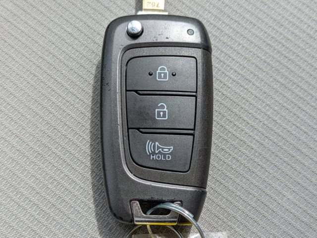 Used 2022 Hyundai Venue SEL FWD image 26