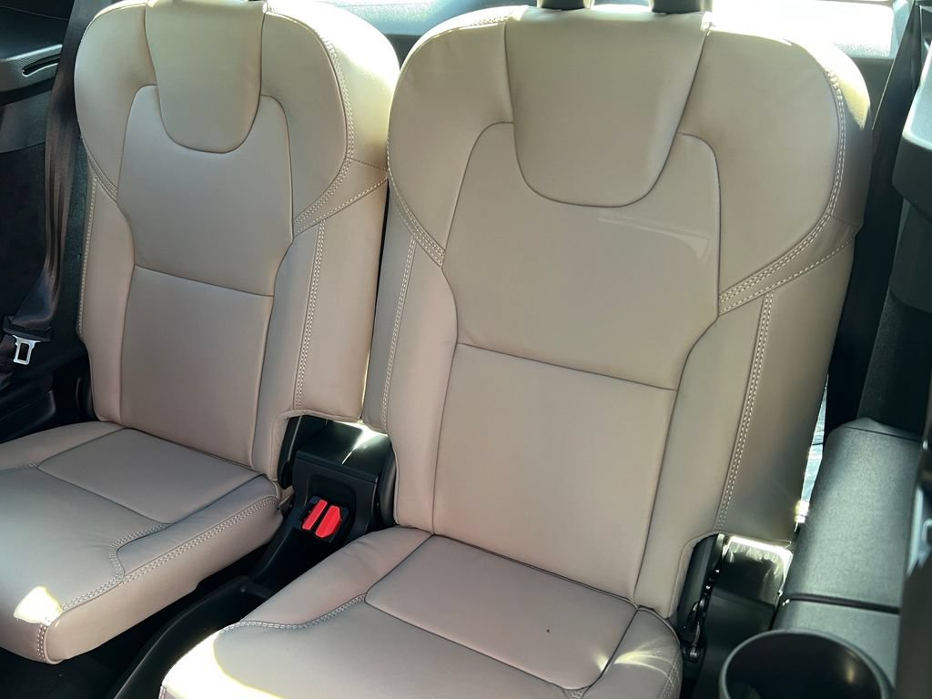 New 2026 Volvo XC90 T8 Ultra w/ Protection Package AWD/4WD image 8