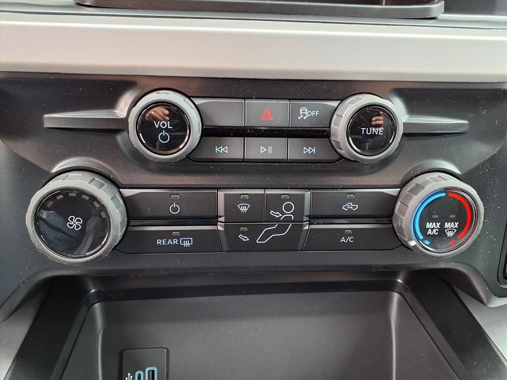 New 2026 Ford F250 XLT w/ FX4 Off-Road Package image 17