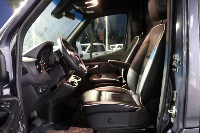 Used 2021 Mercedes-Benz Sprinter 3500 image 23