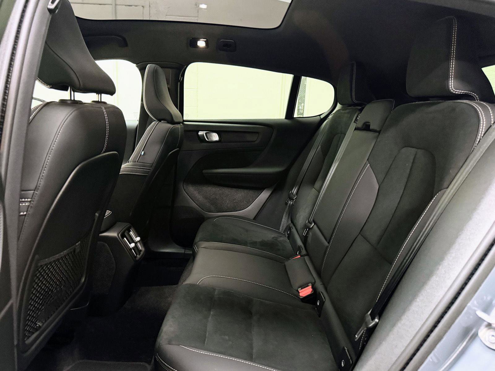 Used 2023 Volvo C40 P8 Recharge Ultimate image 17