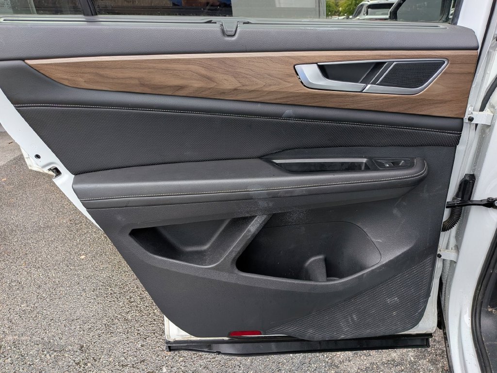 Used 2024 Volkswagen Atlas SE FWD image 27