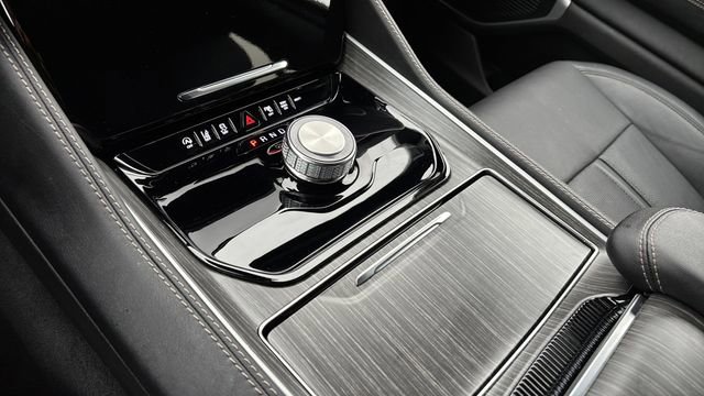 Used 2024 Jeep Wagoneer Series II w/ Premium Group I image 14