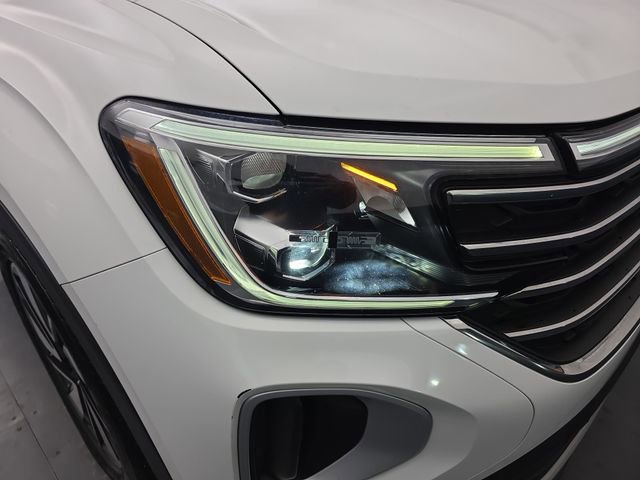 Used 2024 Volkswagen Atlas SE image 13