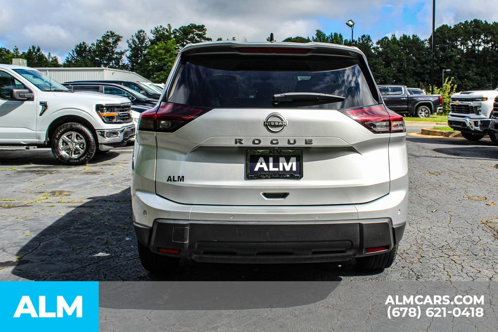Used 2024 Nissan Rogue S FWD image 10