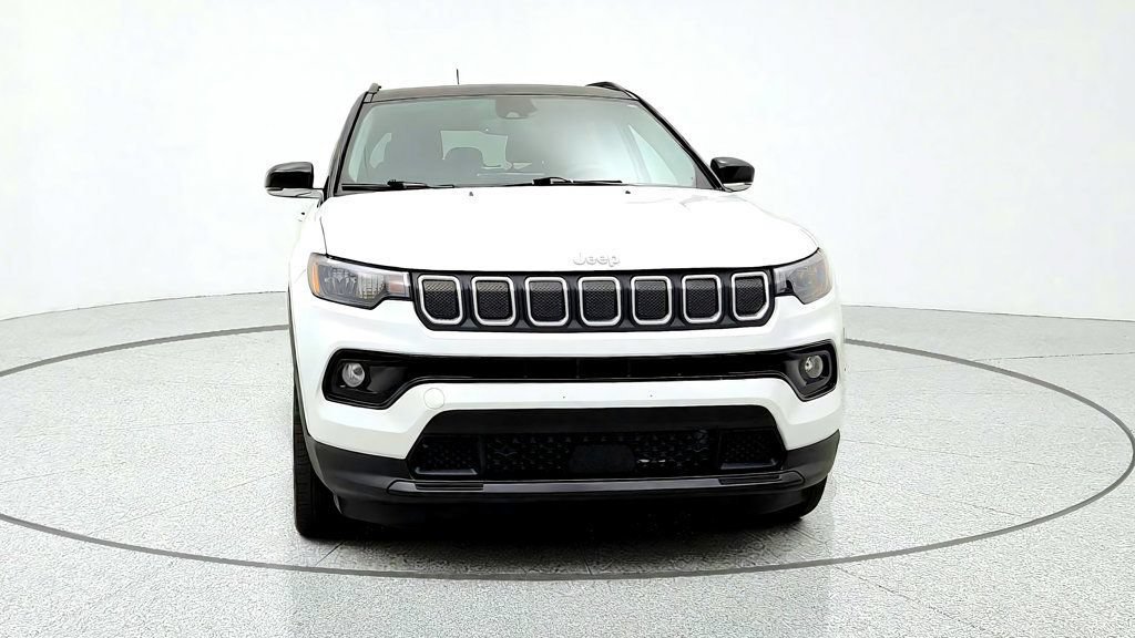 Used 2022 Jeep Compass Limited w/ Sun and Sound Group AWD/4WD image 2