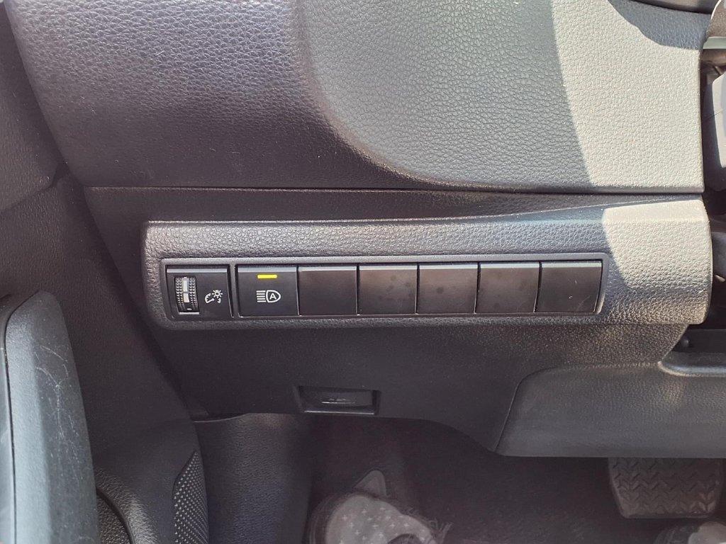 Used 2025 Toyota Corolla LE FWD image 19