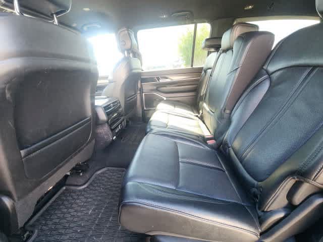 Certified 2024 Jeep Wagoneer L Series II w/ Flexible Seating Group AWD/4WD image 26