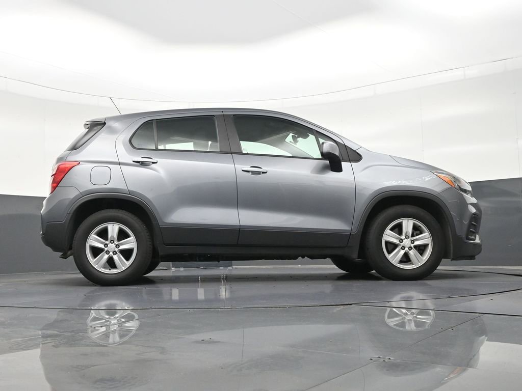 Used 2020 Chevrolet Trax LS image 28