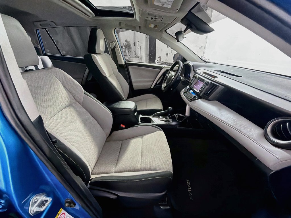 Used 2017 Toyota RAV4 XLE FWD image 27