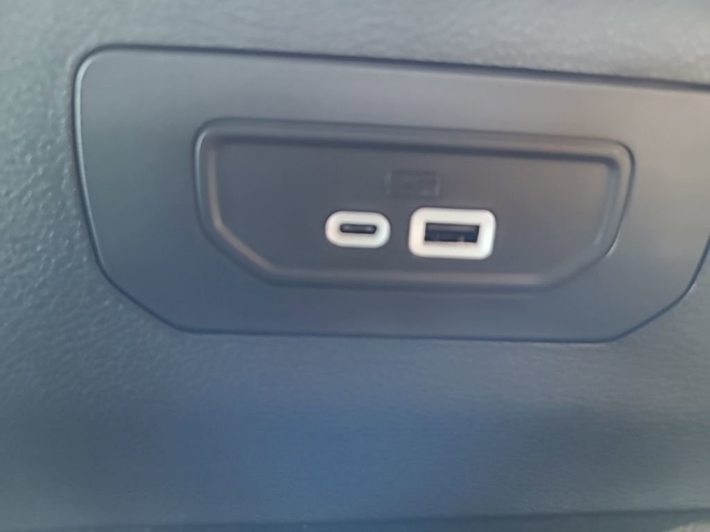 New 2025 Jeep Grand Cherokee L Altitude image 31