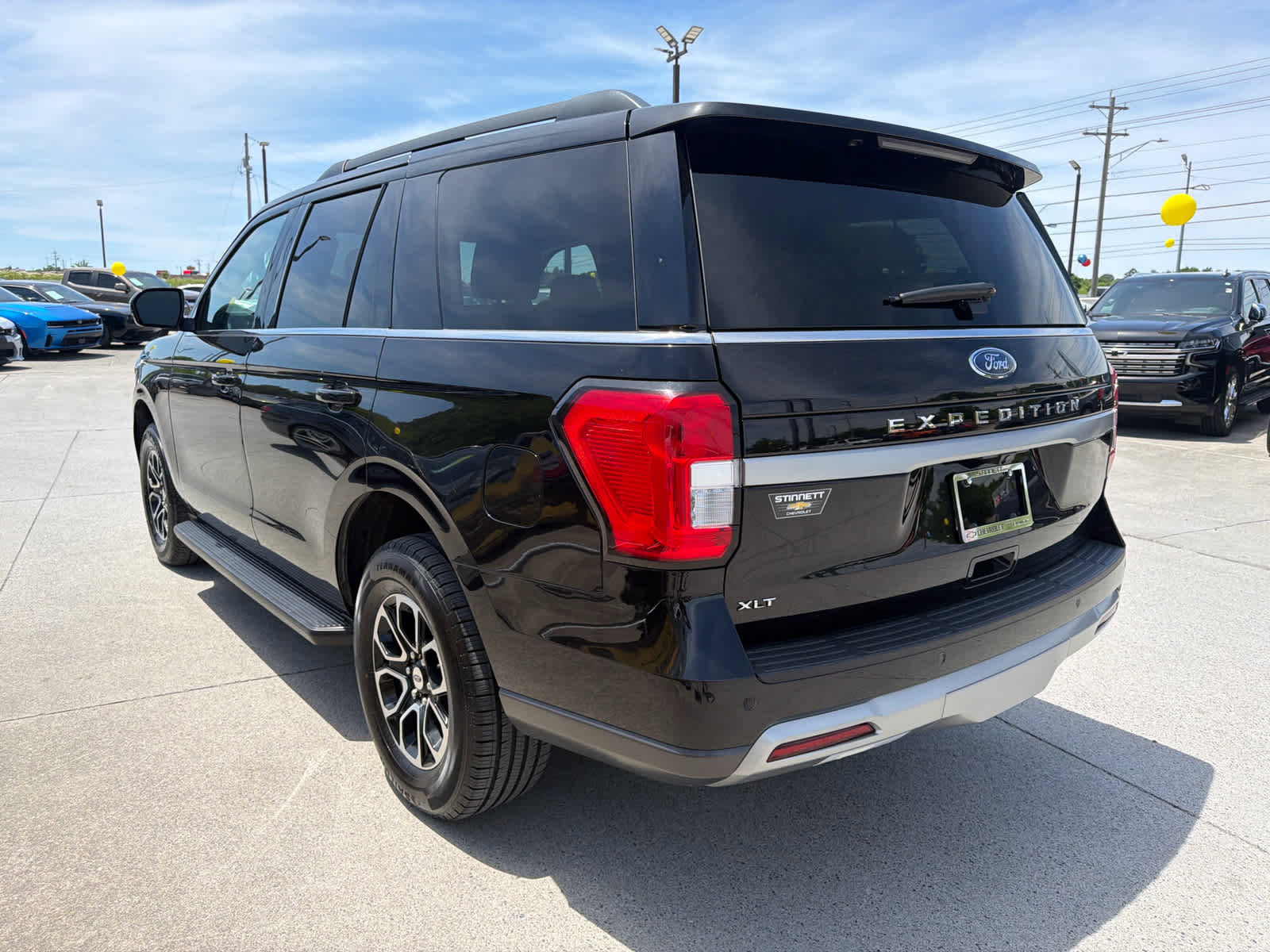 Used 2024 Ford Expedition XLT AWD/4WD image 7