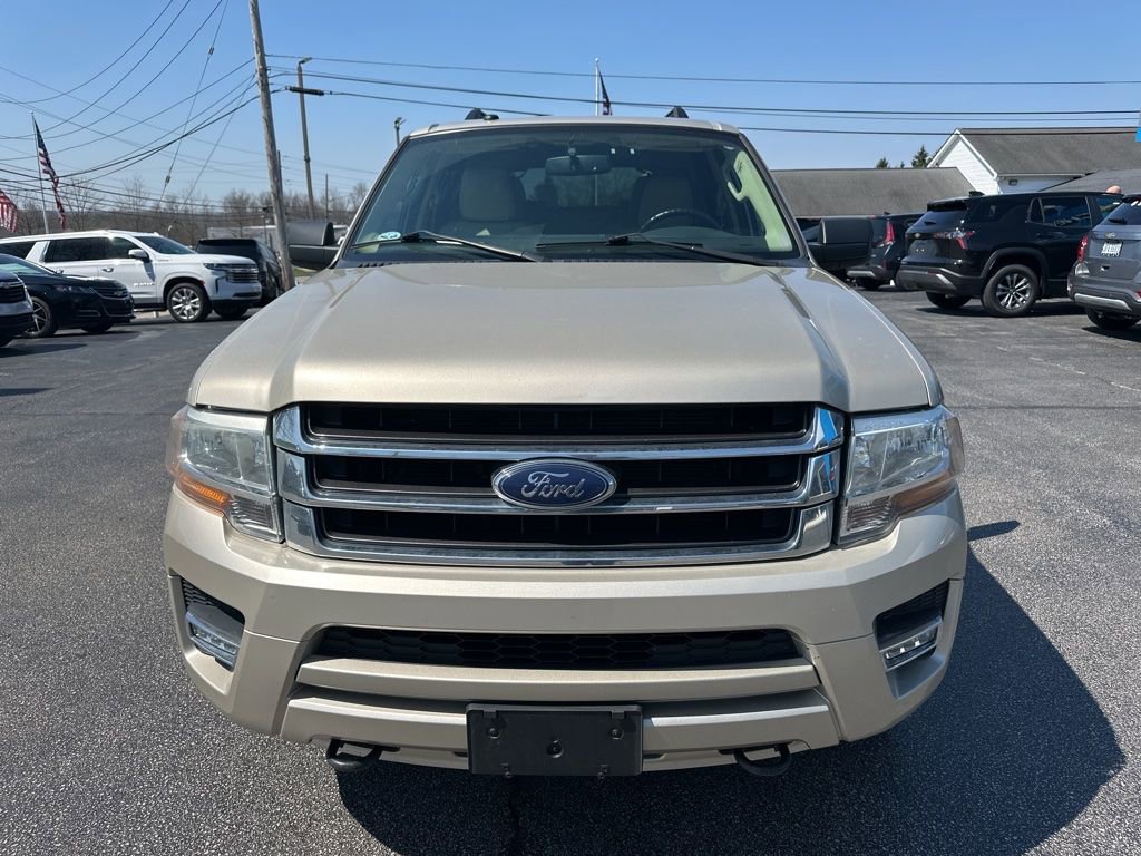 Used 2017 Ford Expedition XLT w/ Equipment Group 202A image 3