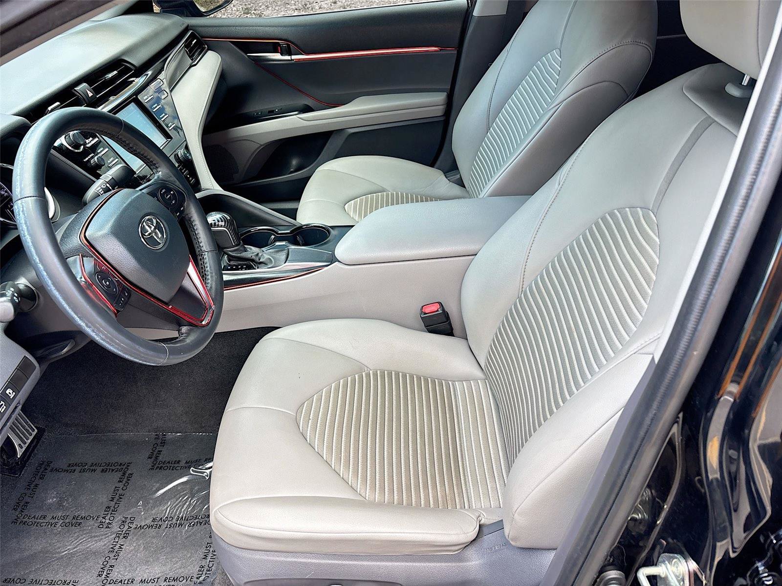 Used 2020 Toyota Camry SE FWD image 20
