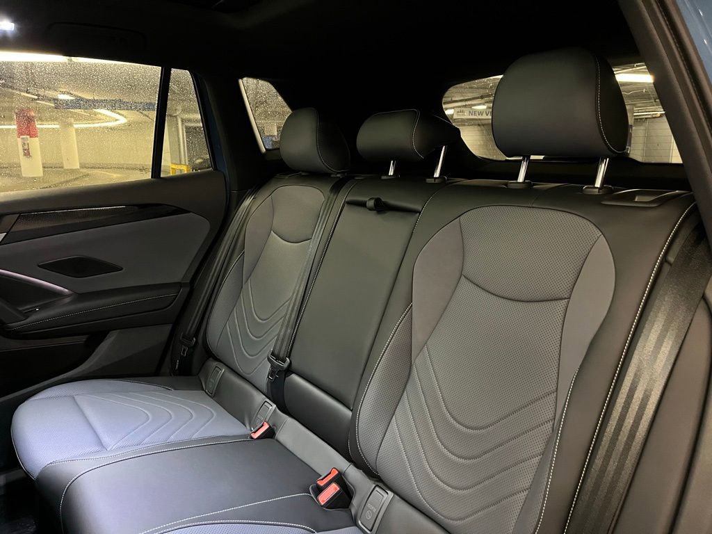 New 2026 Volkswagen Tiguan SE R-Line FWD image 23