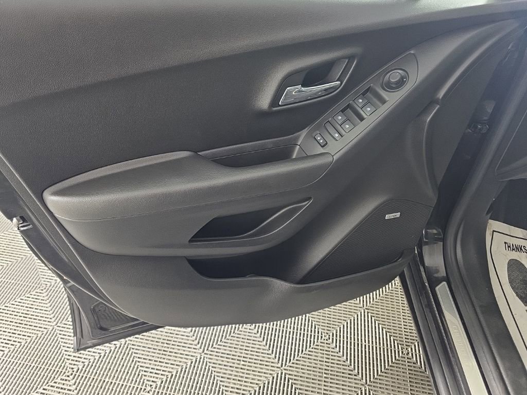Used 2018 Chevrolet Trax Premier image 12