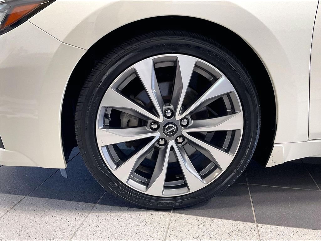 Certified 2023 Nissan Maxima Platinum w/ Sport Mat Group FWD image 7