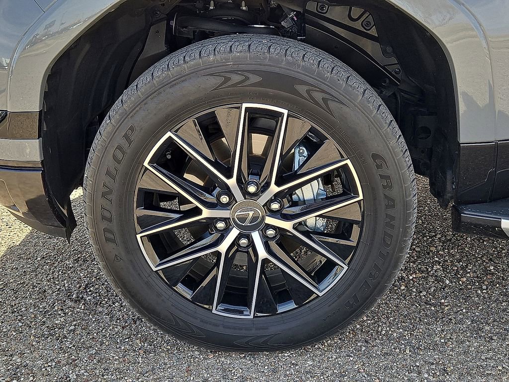 Used 2024 Lexus GX 550 w/ Accessory Package (Z1) AWD/4WD image 11