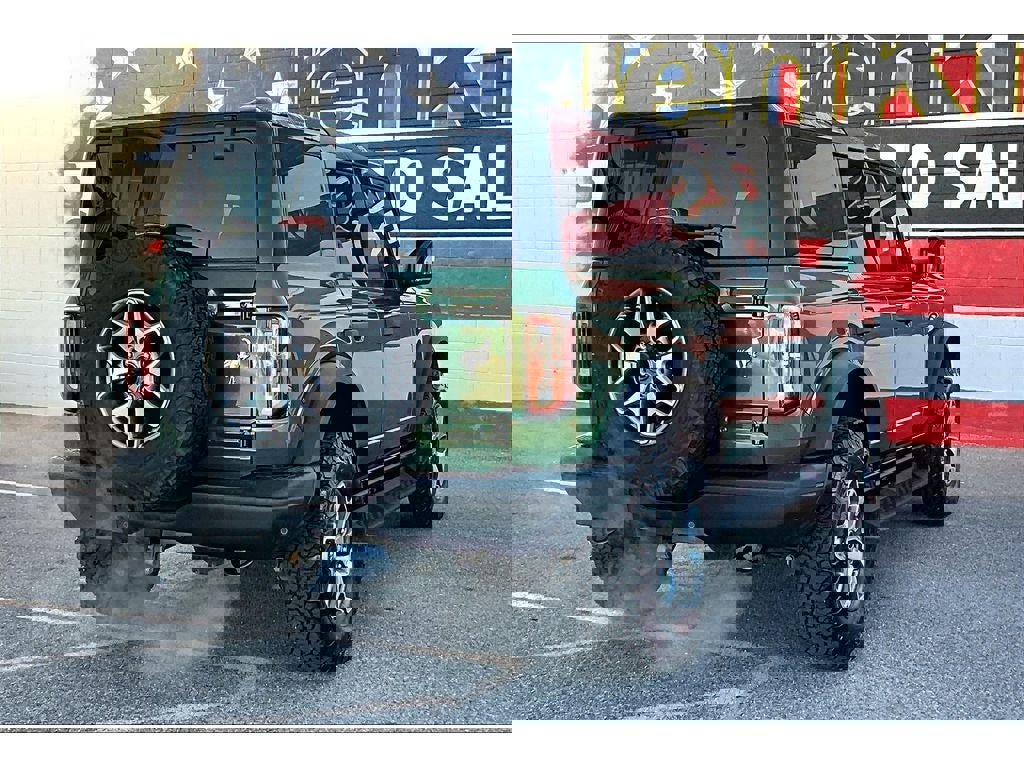 Used 2024 Ford Bronco Badlands image 2