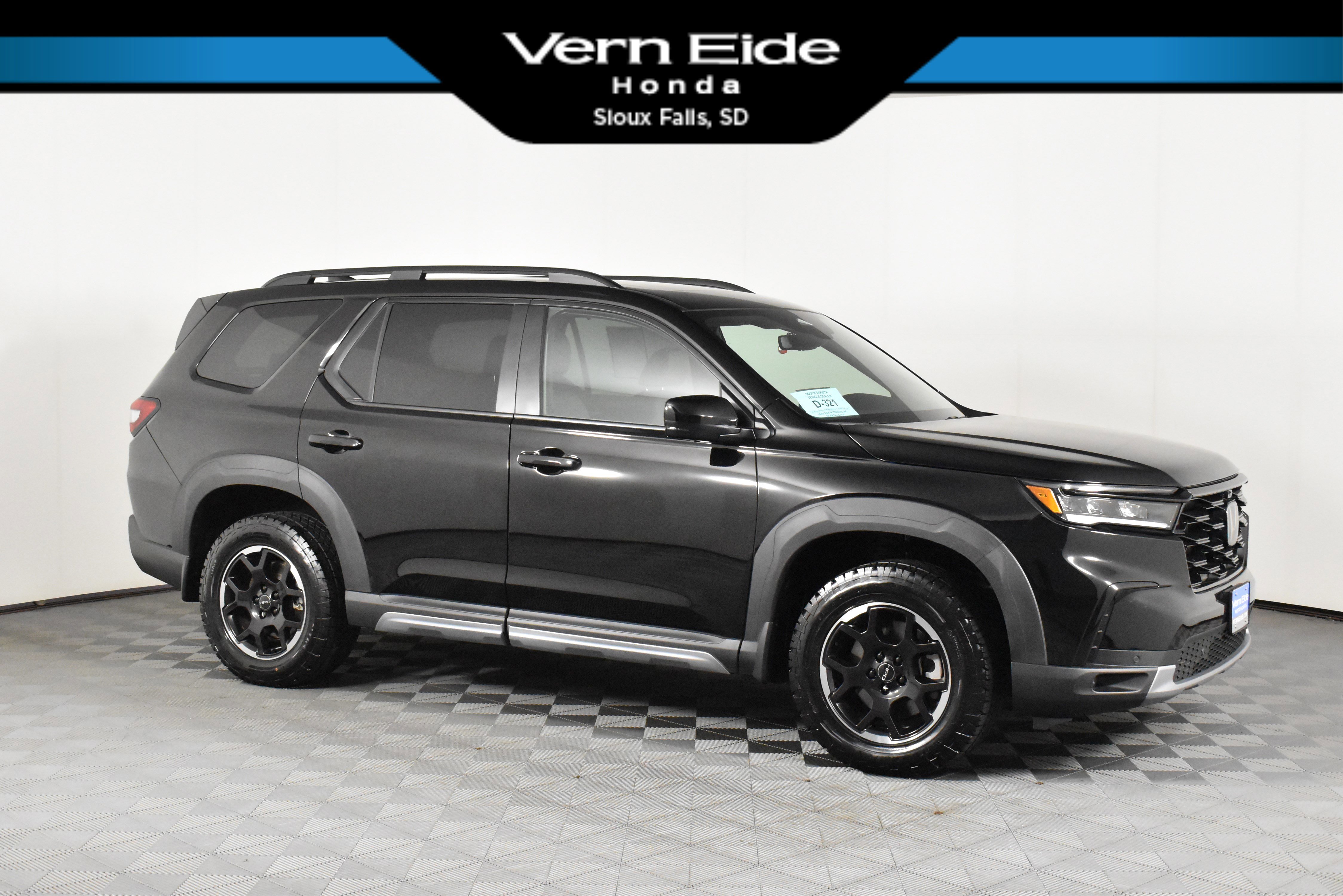 Used 2025 Honda Pilot TrailSport