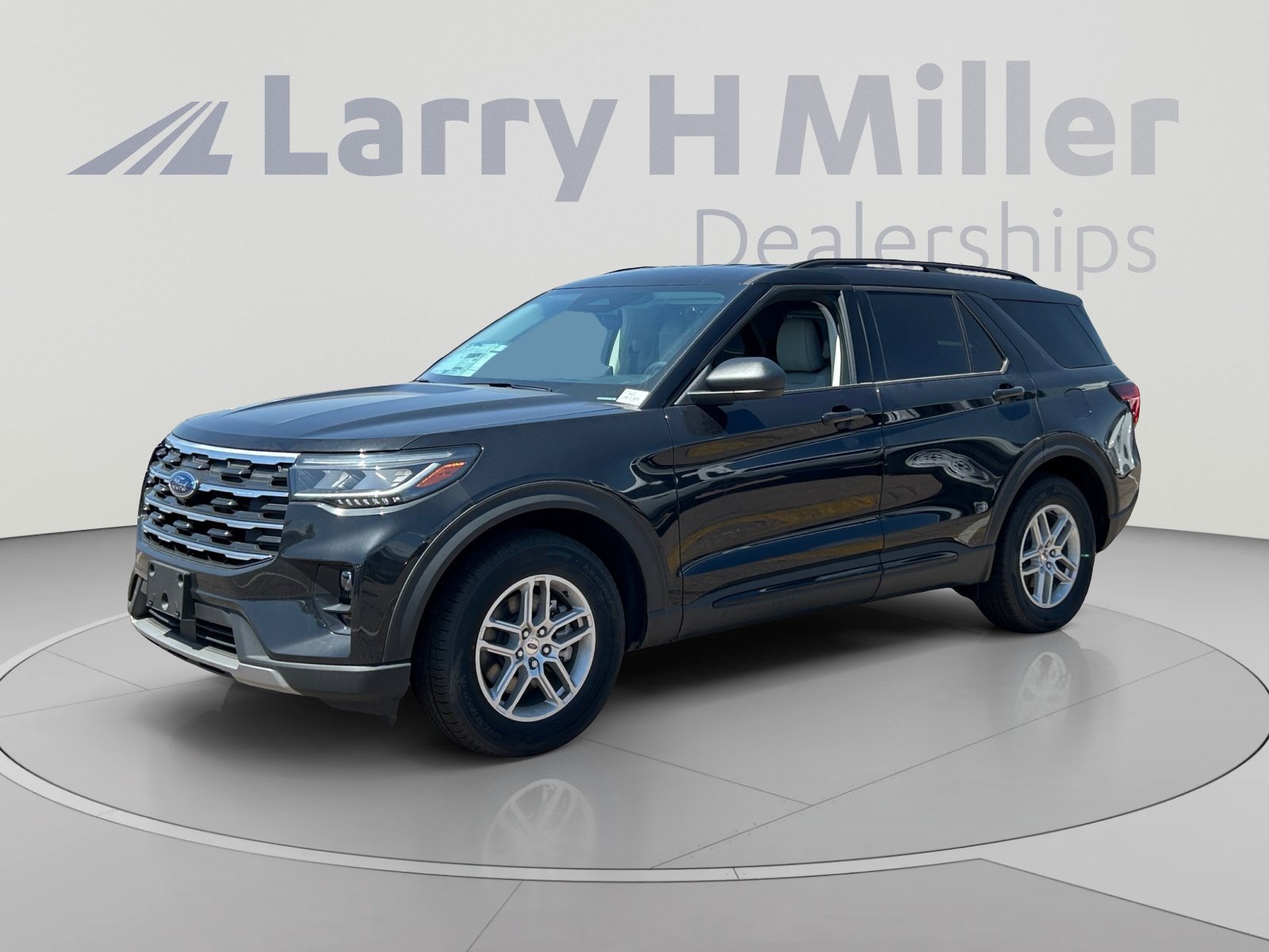 New 2026 Ford Explorer Active w/ Active Comfort Package RWD image 1