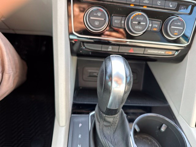 Used 2021 Volkswagen Atlas SEL Premium AWD/4WD image 35