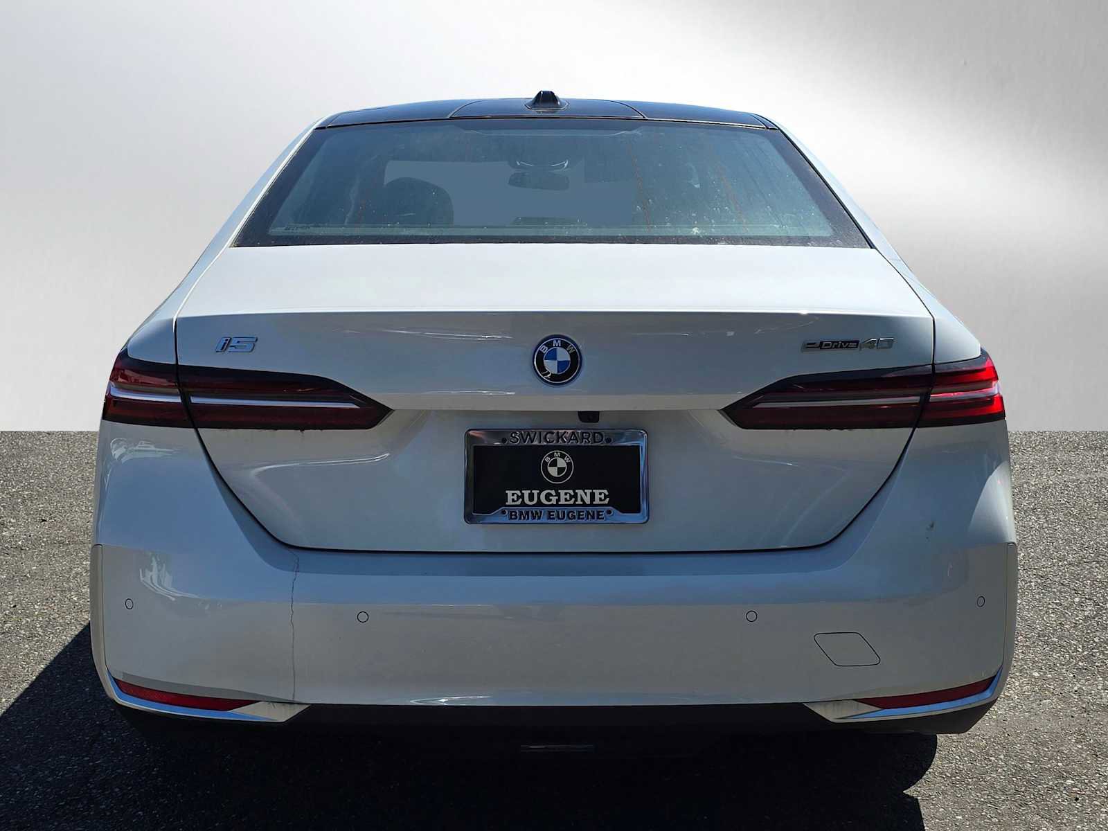 Used 2024 BMW i5 eDrive40i w/ M Sport Package image 6