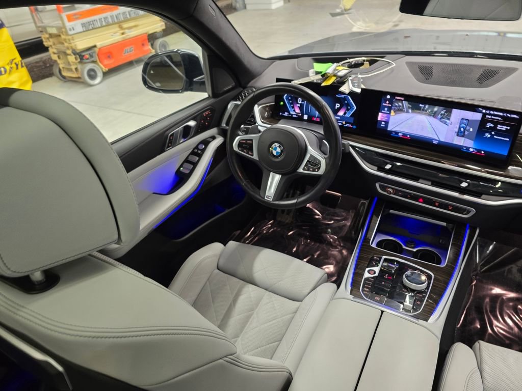 Used 2023 BMW X7 xDrive40i w/ Executive Package image 40