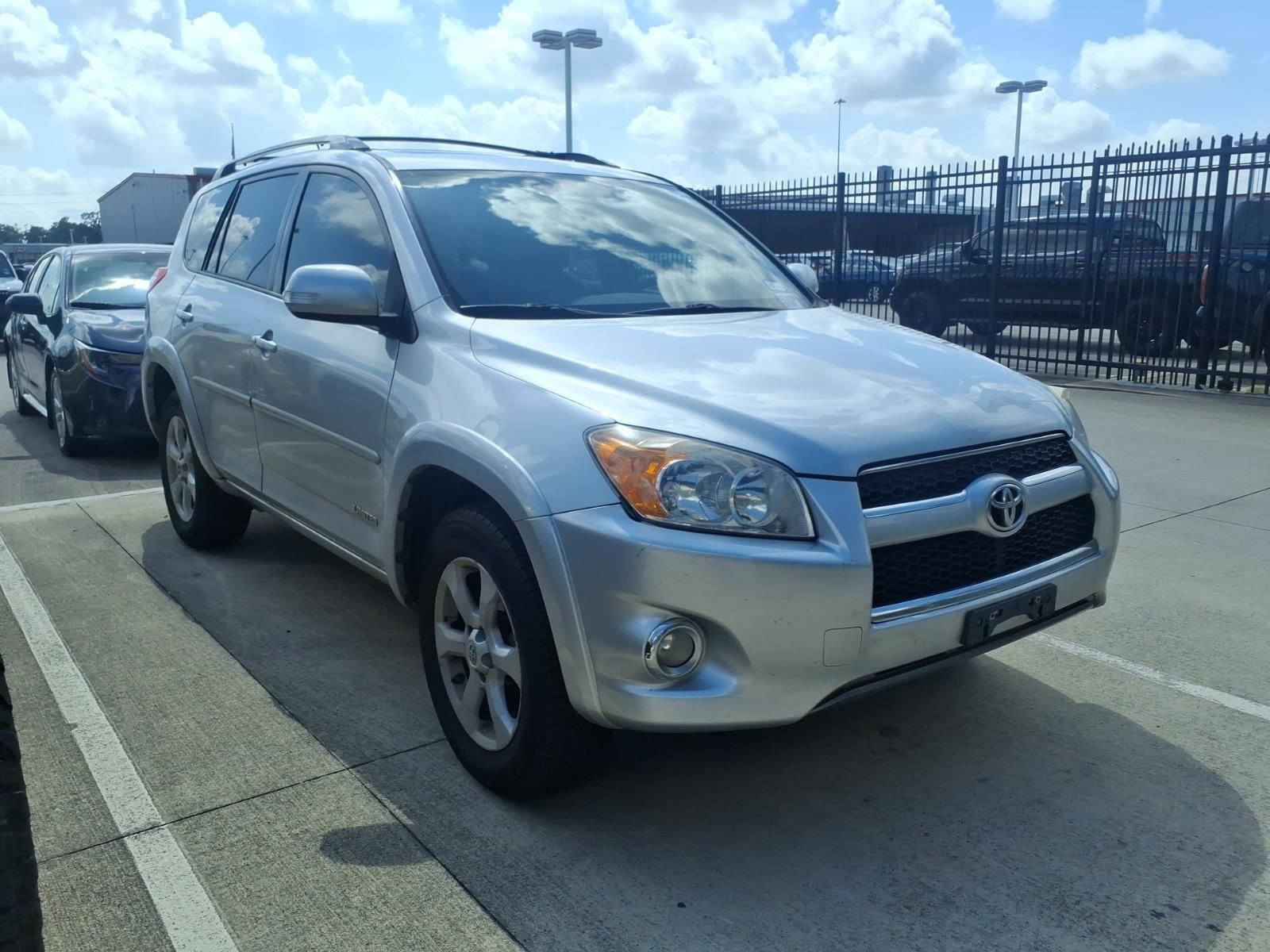Used 2012 Toyota RAV4 Limited w/ Navigation Value Pkg FWD video 1
