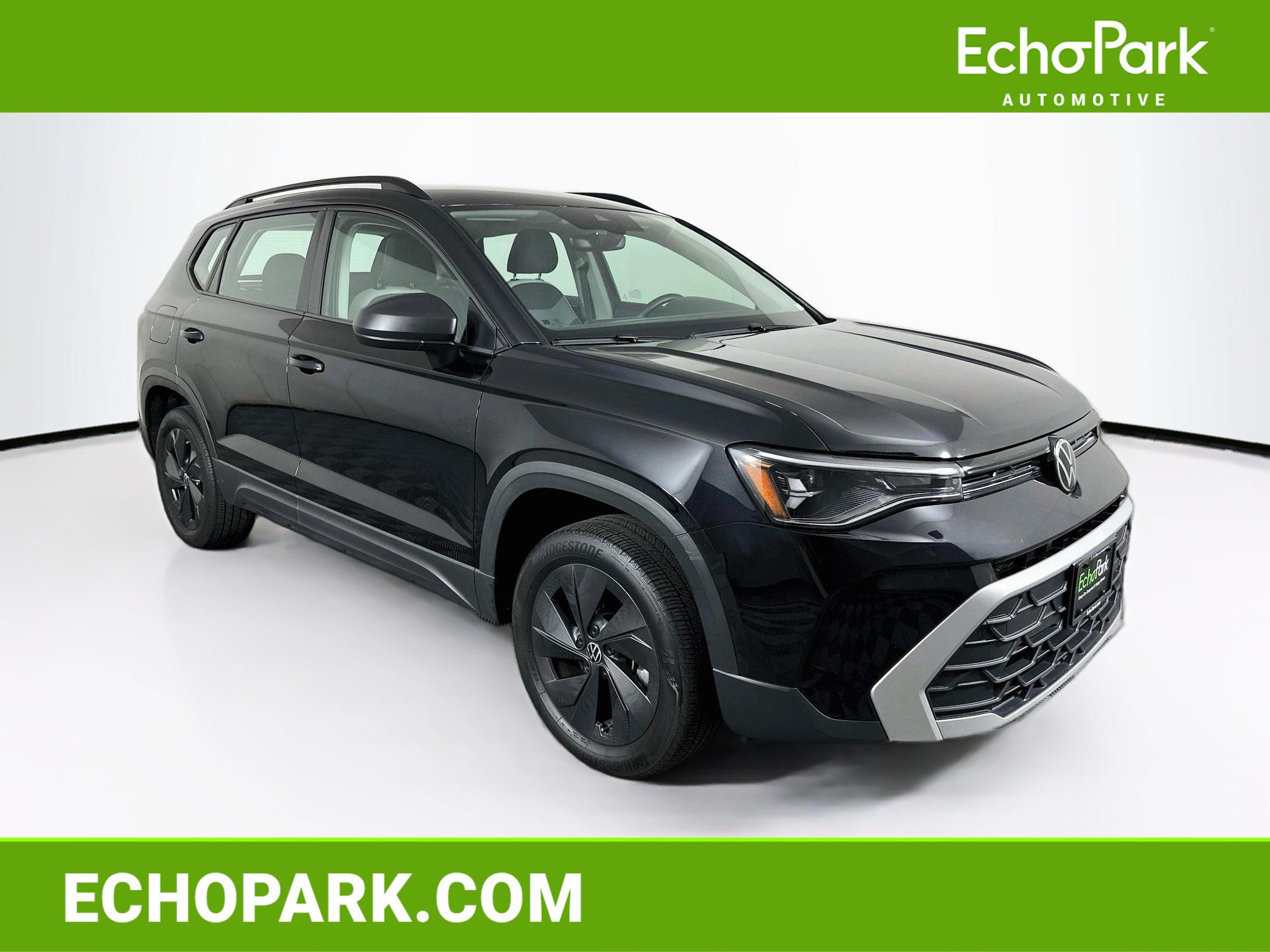 Used 2025 Volkswagen Taos S FWD image 1