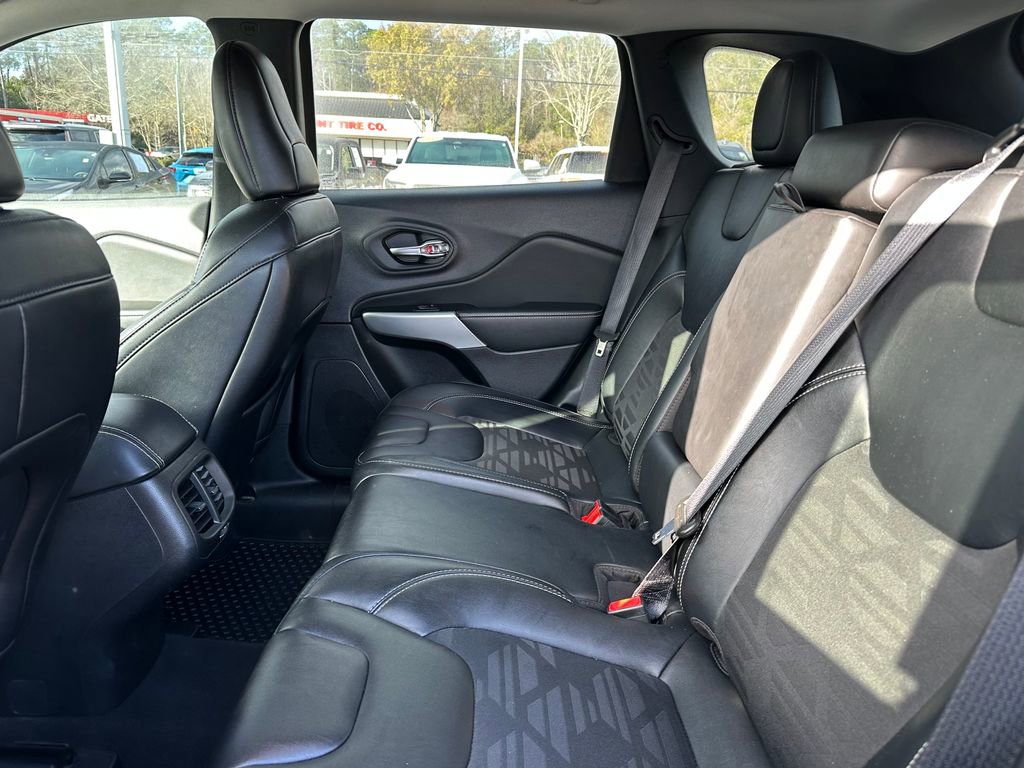 Used 2022 Jeep Cherokee Latitude w/ Sun & Sound Group image 37