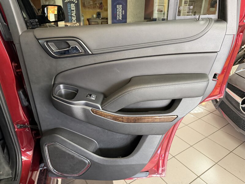 Used 2019 Chevrolet Tahoe LT w/ LT Signature Package AWD/4WD image 27